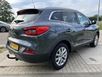 tweedehands Renault Kadjar 1.2 TCe Intens / Trekhaak / Climate / Keyless / Stoelverwarming / PDC V+A / Cruise / R-Link 2 / DAB / "17 Inch LMV