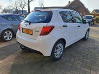 tweedehands Toyota Yaris 1.0 VVT-i Aspiration. Zeer netjes en goed onderhouden! Prijs rijklaar inclusief garantie!