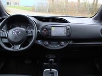 tweedehands Toyota Yaris Hybrid 1.5 Hybrid Bi-Tone Plus | Rijklaar | Navi | Cruise