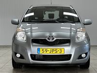 tweedehands Toyota Yaris 1.3 VVTi Dynamic/ Trekhaak!/ 15''LMV/ Airco!/ Multi.LEDER.Stuur/ Radio-CD+AUX/ Bluetooth/ Elek.Pakket/ Isofix/ Metallic Lak.