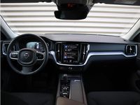 tweedehands Volvo V60 B3 Momentum | Stoelverwarming voor + achter | Getint glas achterin | Cruise Control | Apple Carplay |