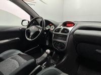 tweedehands Peugeot 206 1.4-16V Quiksilver - Airco / Radio cd / Trekhaak