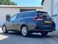 tweedehands Toyota Auris Touring Sports 1.8 Hybrid Dynamic Go | Navigatie |