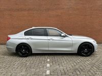 tweedehands BMW 328 328 3-serie i Upgrade Edition|AUTO|NAV|CAMERA|CRUIS