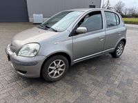 Occasion Toyota Yaris Terra 65 PK (47 kW) 2003 Grijs Hatchback