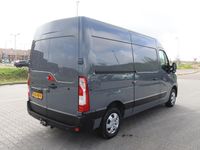 tweedehands Renault Master T33 2.3 dCi 135 L2H2 Trekhaak met trailer swing control