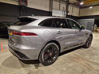 Occasion Jaguar F-Pace R-Dynamic 301 PK (221 kW) 2021 Grijs (metallic) SUV