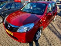 Occasion Dacia Sandero 84 PK (61 kW) 2003 Rood Hatchback
