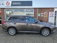 tweedehands Mitsubishi Outlander 2.4 PHEV Pure+ | stoelverwarming | cruise control