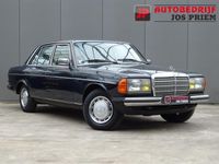 tweedehands Mercedes 240 (W123) D * FRANS KENTEKEN * RIJDEND en REMMENDE staat !!