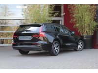 tweedehands Volvo V60 2.0 B3 Essential Edition| Adaptive Cruise| Dodehoek sensoren| Stoel-stuurverwarming| Parkeercamera | Snel rijden!!