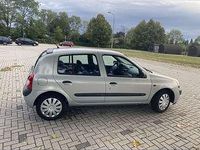 Occasion Renault Clio II Dynamique 75 PK (55 kW) 2002 Grijs Hatchback