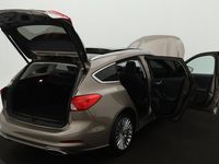 tweedehands Ford Focus Wagon BWJ 2019 1.0 126 PK EcoBoost Vignale SCHUIFKANTEL DAK / LEER