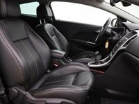 tweedehands Opel Astra GTC 1.4 TURBO 140 PK SPORT + LEDER SPORTINTERIEUR / 20 INCH