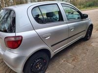 Occasion Toyota Yaris Luna 86 PK (63 kW) 2001 Zilver Hatchback