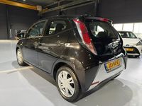 Occasion Toyota Aygo X-play 69 PK (50 kW) 2016 Zwart Hatchback