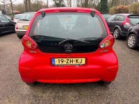Occasion Toyota Aygo 68 PK (50 kW) 2008 Rood Hatchback