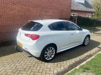 tweedehands Alfa Romeo Giulietta 1.6 JTDm Exclusive Leder Navi Stoelverw