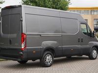 tweedehands Iveco Daily 35S18 3.0 L2H2 352L Hi-Matic Climate, LM Velg, Gev. Stoel, LED!! NR. W01