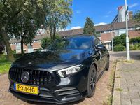 Occasion Mercedes A180 AMG line 136 PK (100 kW) 2020 Zwart Hatchback