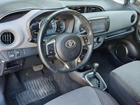 Occasion Toyota Yaris Hybrid 75 PK (55 kW) 2015 Wit (metallic) Hatchback