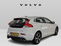 tweedehands Volvo V40 T3 R-Design 2020! #Panodak #FullLED #Standkachel #HarmanKardon