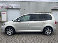 tweedehands VW Touran 2.0 TDI 140 PK AUT Bj 2015 Cup BlueMotion Ecc F1 Flippers Stuurbediening Park Assist Pdc Elec.Pakket 16 Inch