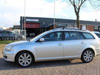 tweedehands Toyota Avensis Wagon 2.0 D-4D Luna Business dealer onderhouden