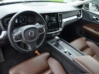 tweedehands Volvo V60 2.0 T5 Momentum Pro Leer | Memory | Trekhaak wegkl