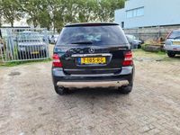 tweedehands Mercedes 320 M-KLASSECDI Automaat. Desondanks de Hoge kilometerstand een zeer nette en perfect rijdende auto,Airco,Navi,Leer,Electr pakket,Apk 04-10-2024.