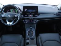 tweedehands Hyundai i30 Wagon 1.5 T-GDi MHEV Premium AUTOMAAT / Navigatie + Apple Carplay/Android Auto / Climate Control / Lederen Bekleding / Stoelverwarming + Ventilatie / Keyless Entry & Start /