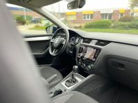 tweedehands Skoda Octavia Combi 1.0 TSI Ambition Business DSG AUTOMAAT |NL-AUTO|NAP |1EIG|NAVI |TREKHAAK |STOELVERWARMING |CLIMATE CONTROL |