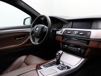 tweedehands BMW 535 5-SERIE Touring xi High Executive 2013 M-Pakket | Airco | Navigatie | Cruise Control | Achteruitrij Camera | Goed Onderhouden | Elektrische Comfort Stoelen Met Geheugen | Head Up | Boekjes | 2 Sleutels
