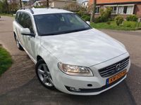 tweedehands Volvo V70 2.4 D5 AWD Kinetic/Airco/Apk april 2025/ 1e eig.