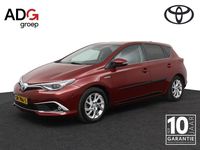Occasion Toyota Auris Hybrid Executive 136 PK (100 kW) 2018 Rood Hatchback