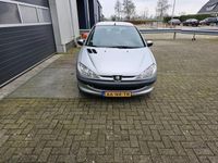 tweedehands Peugeot 206 1.4 Pop' Art