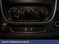 tweedehands Renault Trafic 1.6 dCi L2H1 Airco | Imperiaal | Trekhaak | Cruisecontrol | Navigatie Parkeersensoren, Bijrijdersbank, Bluetooth-telefoonvoorbereiding