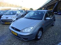 Occasion Ford Focus 101 PK (74 kW) 2003 Grijs (metallic) Hatchback