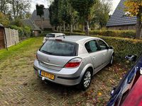 Occasion Opel Astra Sport 105 PK (77 kW) 2004 Zilver Hatchback