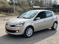 tweedehands Renault Clio 1.6-16V Initiale / LEDER INTR / KEYLES GO / PARKEERSENSOR / NIEUWE APK