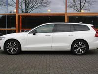 tweedehands Volvo V60 T6 Hybride AWD R-Design | Stuurverwarming | On-Call | Camera | Harman/Kardon | Trekhaak 2000kg |