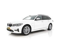 Occasion BMW 330e Sport Line 292 PK (214 kW) 2021 Wit Stationwagen