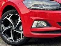 tweedehands VW Polo 1.0 TSI Sportline met 17inch Velgen Donker Glas