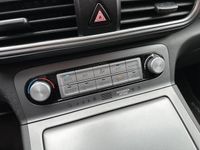 tweedehands Hyundai Kona EV Fashion 64 kWh / Navigatie / Head-up Display /