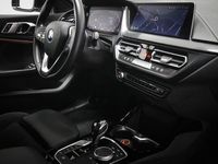 tweedehands BMW 118 1-SERIE i Executive Edition | SPORT LINE | HALF LEDER | CLIMA | CRUISE | NAVI | DAB | APPLE | PDC | TREHAAK AFN. | 17"