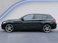 tweedehands BMW 118 1-SERIE i Aircondtitioning, Stoelverwarming, Navigatie, USB/AUX, Elektrische ramen, Zwarte grill, 19'' Lichtmetalen velgen, Bluetooth, Isofix, Parkeersensoren achter(MET GARANTIE*)