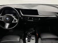 Occasion BMW 118 Executive 2021 Wit Hatchback