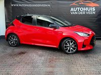 Occasion Toyota Yaris Hybrid Executive 2021 Rood Hatchback