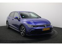 Occasion VW Golf VIII R-line 131 PK (96 kW) 2022 Blauw (metallic) Hatchback