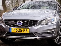 Occasion Volvo V60 CC Summum 245 PK (180 kW) 2016 Grijs (metallic) Stationwagen